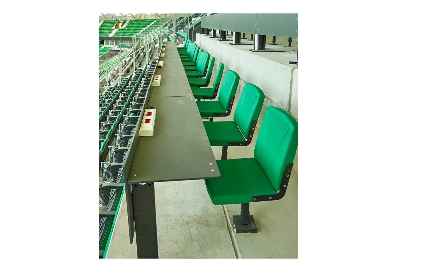 Royal 211 Press Chair 9