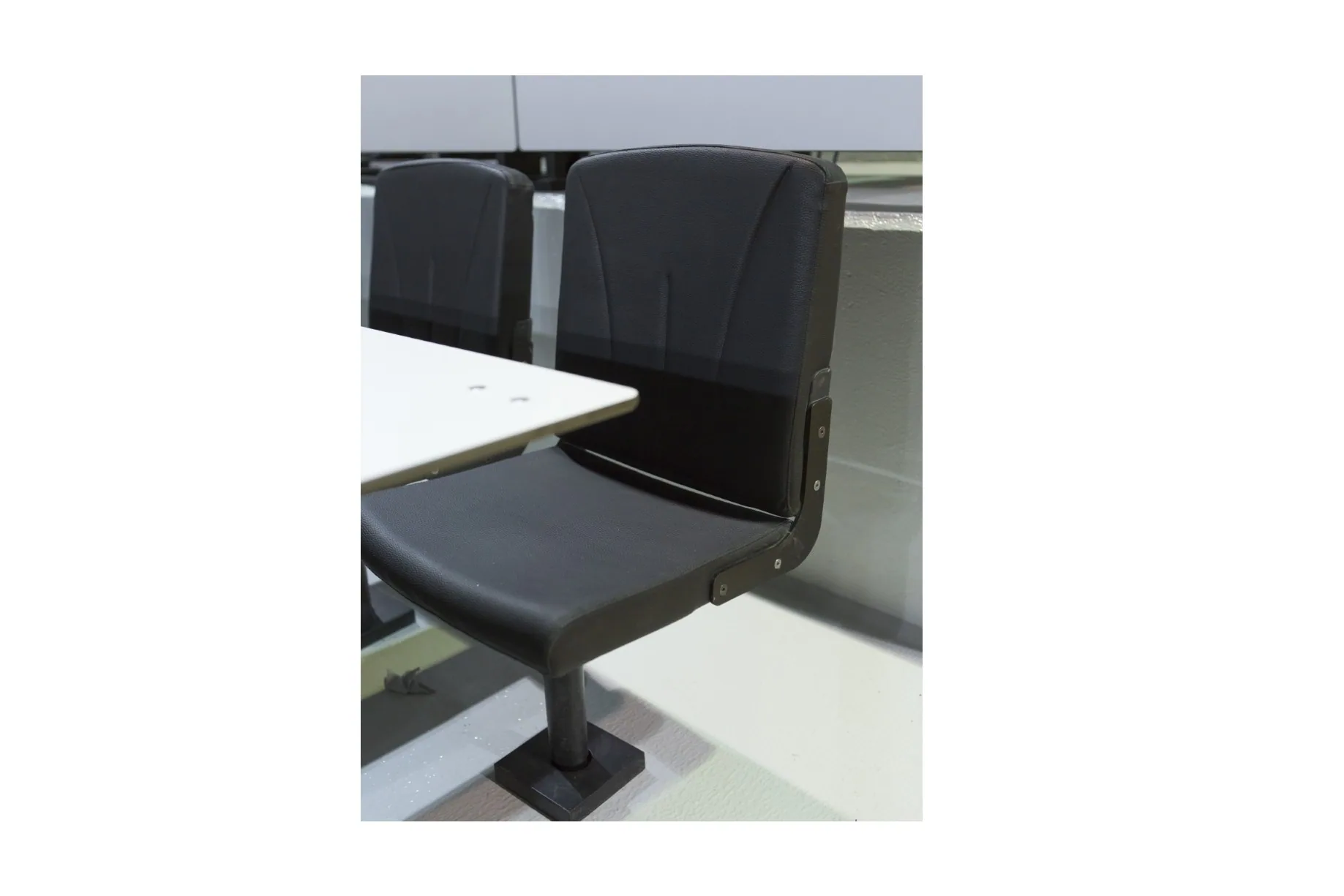 Royal 211 Press Chair
